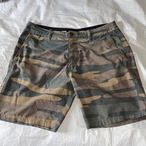 Dakine mens size 32 camouflage shorts